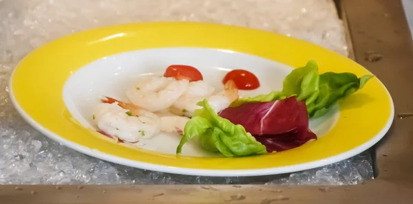 Shrimp Appetizer on Ice — Stock Photo, Image