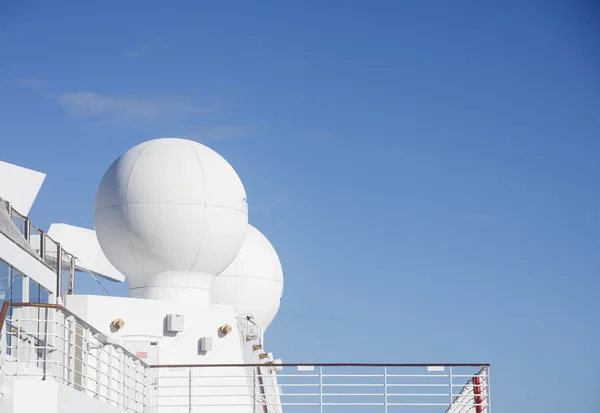 White Satellite Equipment on Ship — Stock Photo, Image