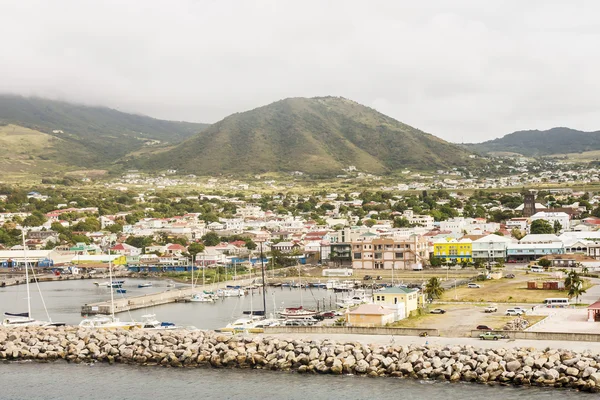 Zona commerciale colorata a St Kitts — Foto Stock