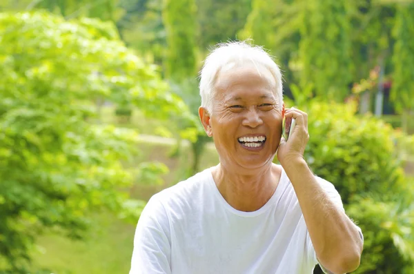 Senior on the phone — Stock Photo, Image