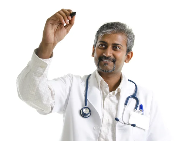 Indyjski dojrzałych lekarza rysunek / szkicowanie — Zdjęcie stockowe