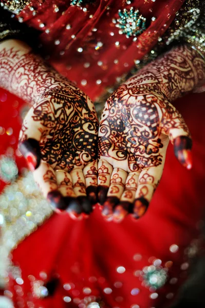 Indiai menyasszony, kézzel — Stock Fotó