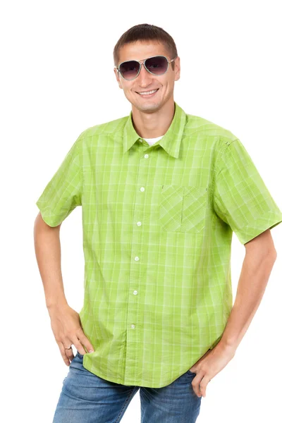Porträt eines gutaussehenden Mannes mit Sonnenbrille in lässigem Tuch — Stockfoto