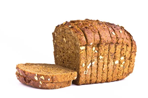 Korpás lisztből készült ízletes sült kenyér elszigetelt fehér background — Stock Fotó