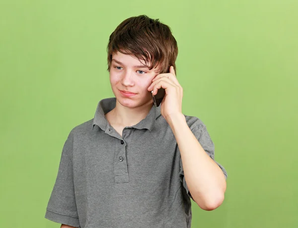 Мальчик с телефоном — стоковое фото