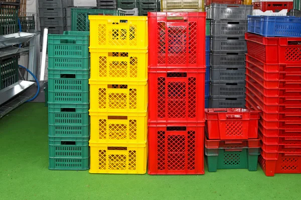 Пластиковые ящики — стоковое фото