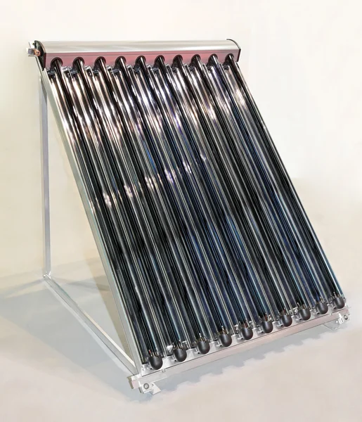 太阳能热水器集热器 — 图库照片