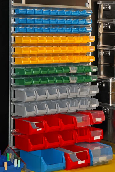 Papeleras de plástico de color —  Fotos de Stock