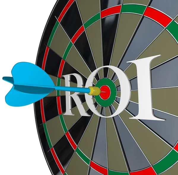 ROI απόδοση των επενδύσεων dartboard στόχευση πλούτου — Φωτογραφία Αρχείου