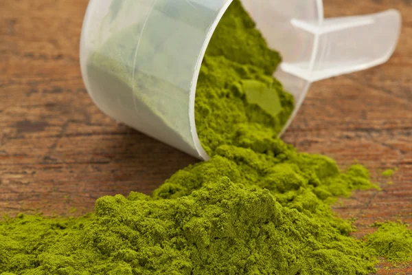 Wheatgrass powder supplement — Stock Photo, Image