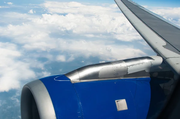 Airplane wing and turbine — Stock Photo, Image