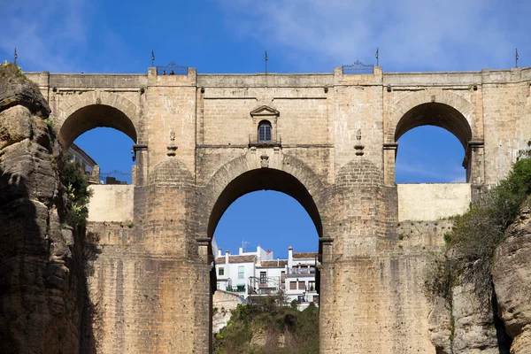 Yeni bir köprü içinde ronda — Stok fotoğraf