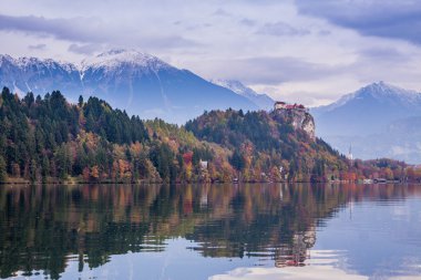 Gölle, Slovenya 'yla, Avrupa' yla kanadı