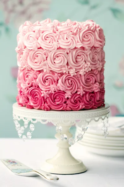 Rosa ombre tårta — Stockfoto