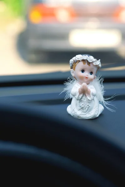 Ангел-хранитель в машине — стоковое фото