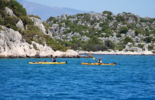 Bootfahren im Meer, in der Nähe der Insel Kekova in der Türkei — Stockfoto