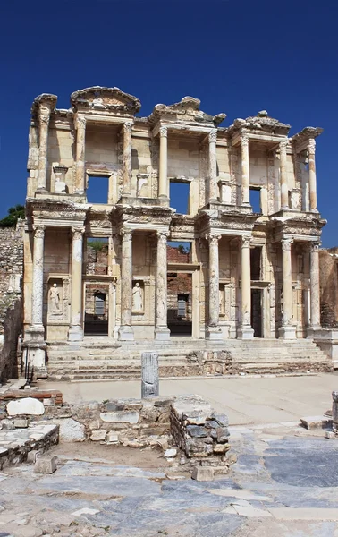 Fachada da antiga Biblioteca Celsius em Éfeso, Turquia — Fotografia de Stock