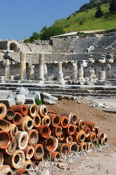 Кастрюли из глины, найденные в Эфесе, Турция — стоковое фото