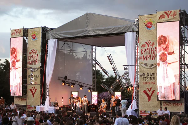 Georgische band mgzavrebi op world music festival "kraina mriy" — Stockfoto