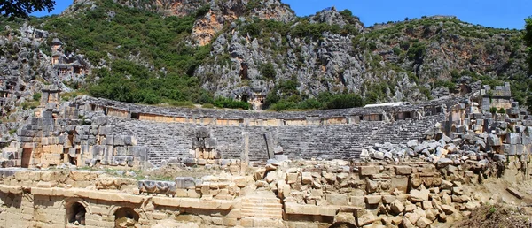 Ancient amphitheater and Lycian tombs in Myra, Turkey — Stock Photo, Image
