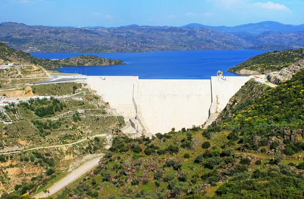 Moderne dam in Turkije — Stockfoto
