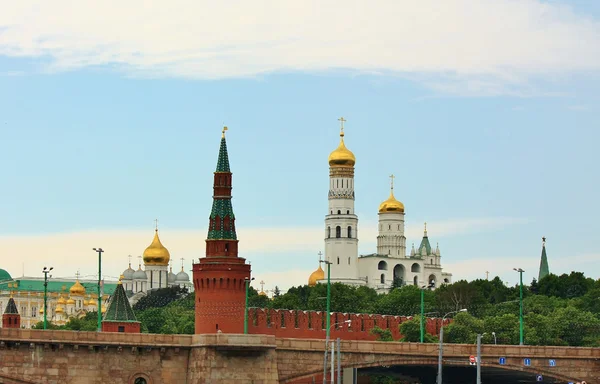 Koepels van kremlin van Moskou — Stockfoto