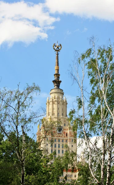 Pinnacle of the monumental buildings of Stalin's style — Stock Photo, Image