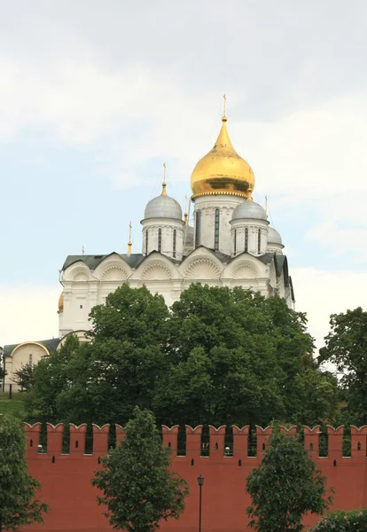 Купола Московского Кремля — стоковое фото