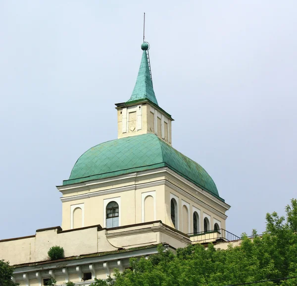 역사적인 건물의 그린 타워 — 스톡 사진