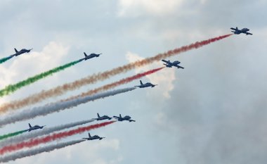 İtalyan akrobasi ekibi air Show'da demonstrasyon performansını