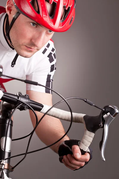 Cyklist på en cykel — Stockfoto