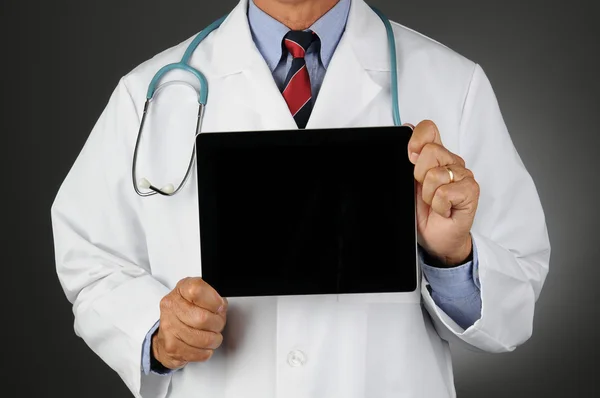 Doktor s počítačem tabletu — Stock fotografie