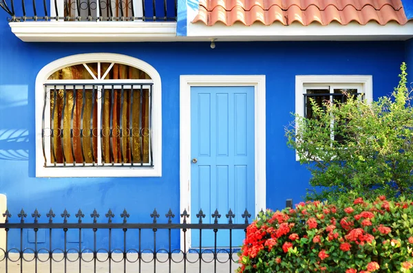 Красочный дом — стоковое фото