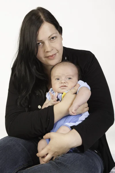 Mãe amorosa e bebê doce — Fotografia de Stock