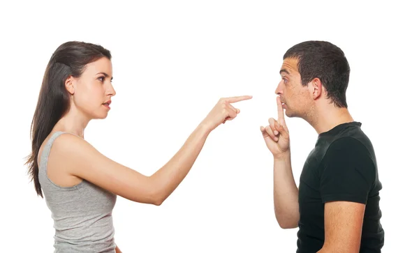 Jeune couple malheureux ayant une dispute — Photo