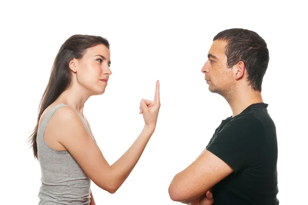 Mutsuz genç bir çift tartışıyor — Stok fotoğraf