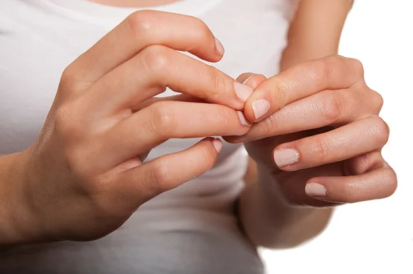 Giovane femmina che si morde le unghie — Foto Stock
