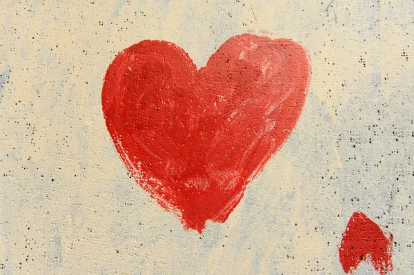 Herz auf Grunge-Wand gemalt — Stockfoto