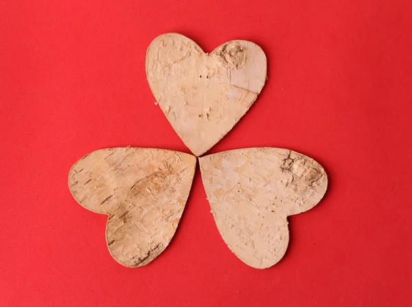 Αγάπη για πάντα. καρδιά σχήμα και τα κάνουν από φλοιό δέντρων — Φωτογραφία Αρχείου