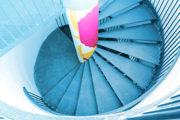 Modern tasarım merdiven içinde ev — Stok fotoğraf
