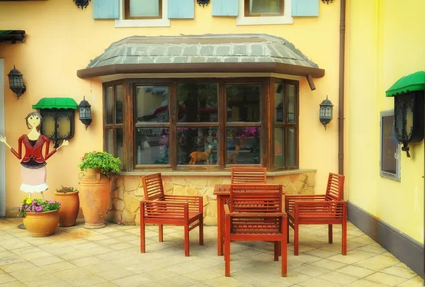 Outside view of vintage style coffee shop — Stock Photo, Image