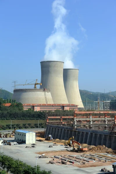 Koeltoren van kerncentrale — Stockfoto
