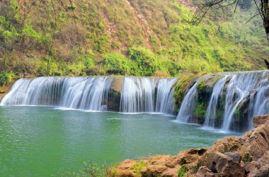 Ulusal parkta şelale