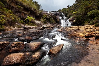 şelale üzerinde sri lanka