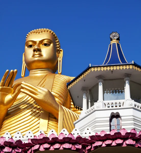 Posąg Buddy na sri Lance — Zdjęcie stockowe