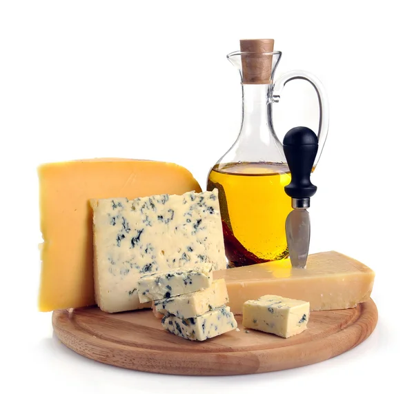 Kolekce sýrů a olivový olej — Stock fotografie