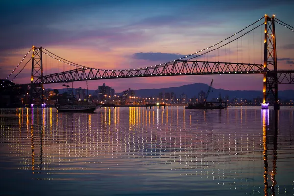 Hercilio luz Brücke bei Sonnenuntergang — Stockfoto
