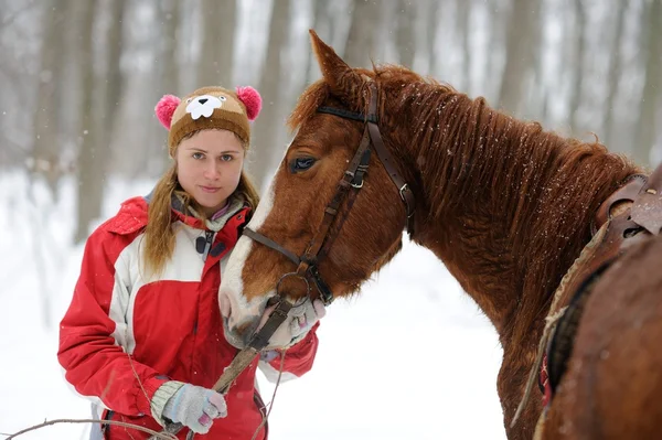 Ragazza con cavallo — Foto Stock
