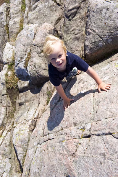 Tırmanma çocuk — Stok fotoğraf