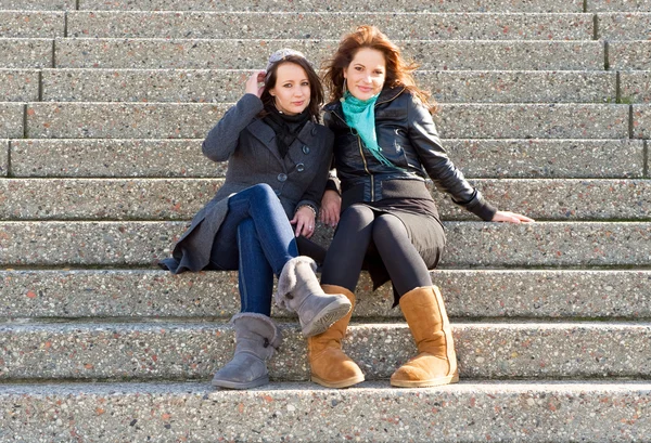 Women on steps — Stock Photo, Image